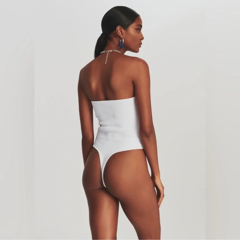 Retrofête LENA BODYSUIT Size L, New With All Original Tags
$137 $300
Size: L - Picture 5 of 8